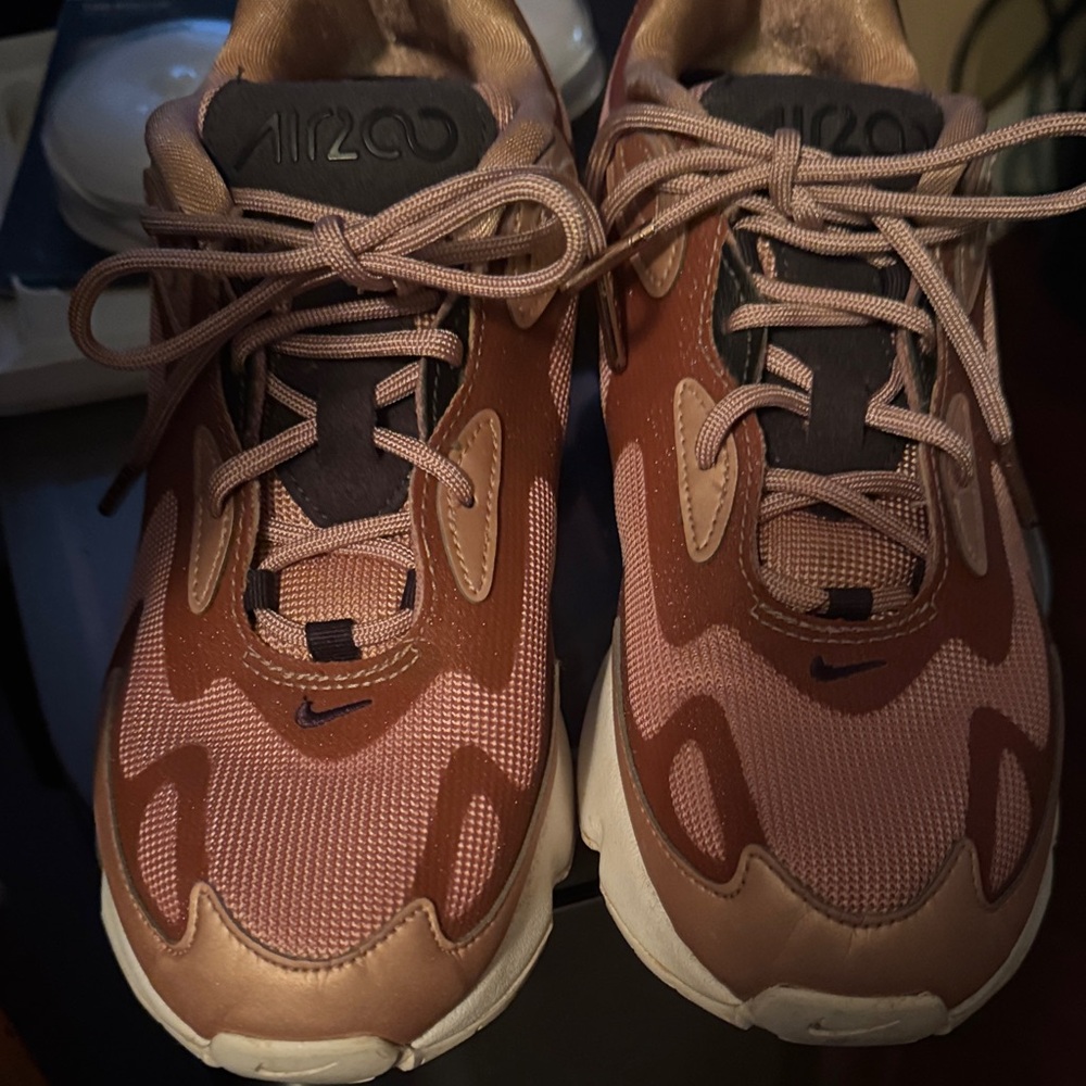 Nike Air Max 200 Rose Gold Sneakers